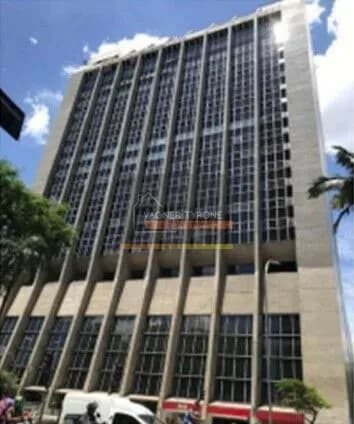 Escritório Comercial à Venda no Coração Financeiro de São Paulo