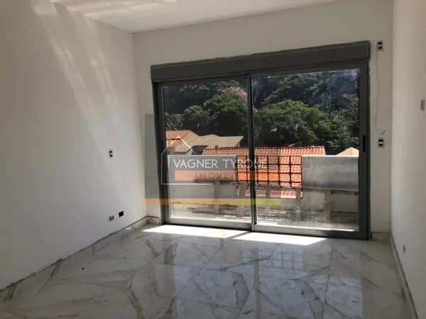 CASA TRIPLEX NO CONDOMÍNIO VILA D’ESTE – 206M² DE ALTO PADRÃO