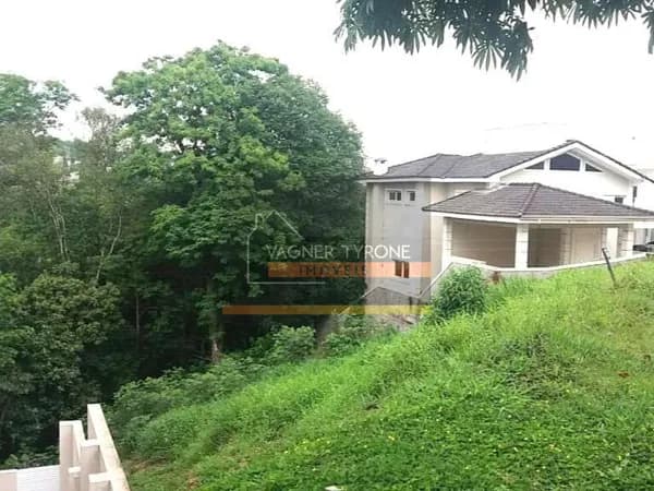 Terreno à Venda no Condomínio Golf Village – 578,7 m²