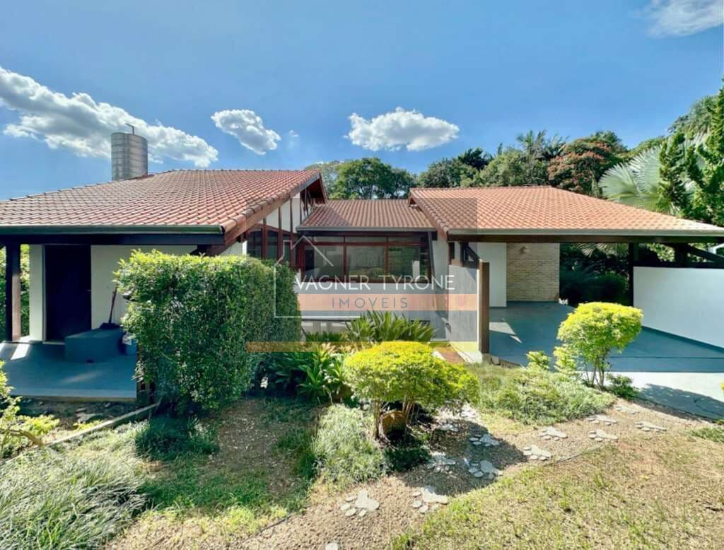 Casa Contemporânea à Venda no Condomínio Recanto Inpla – Granja Viana
