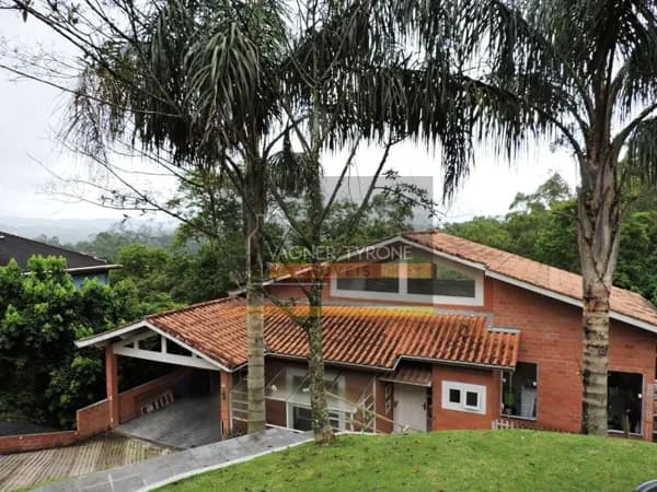 🏡 Casa à Venda no Condomínio Parque das Artes – Embu das Artes/SP