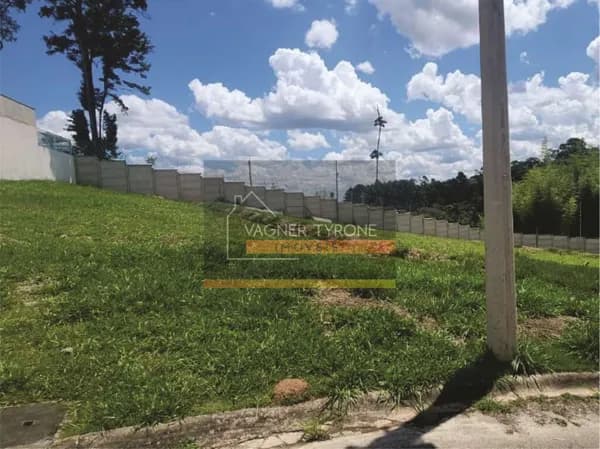 Terreno à venda no Condomínio Terra Nobre – 241,22 m² Vista privilegiada.