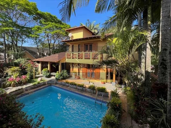 Casa à Venda no Condomínio São Paulo II – Granja Viana