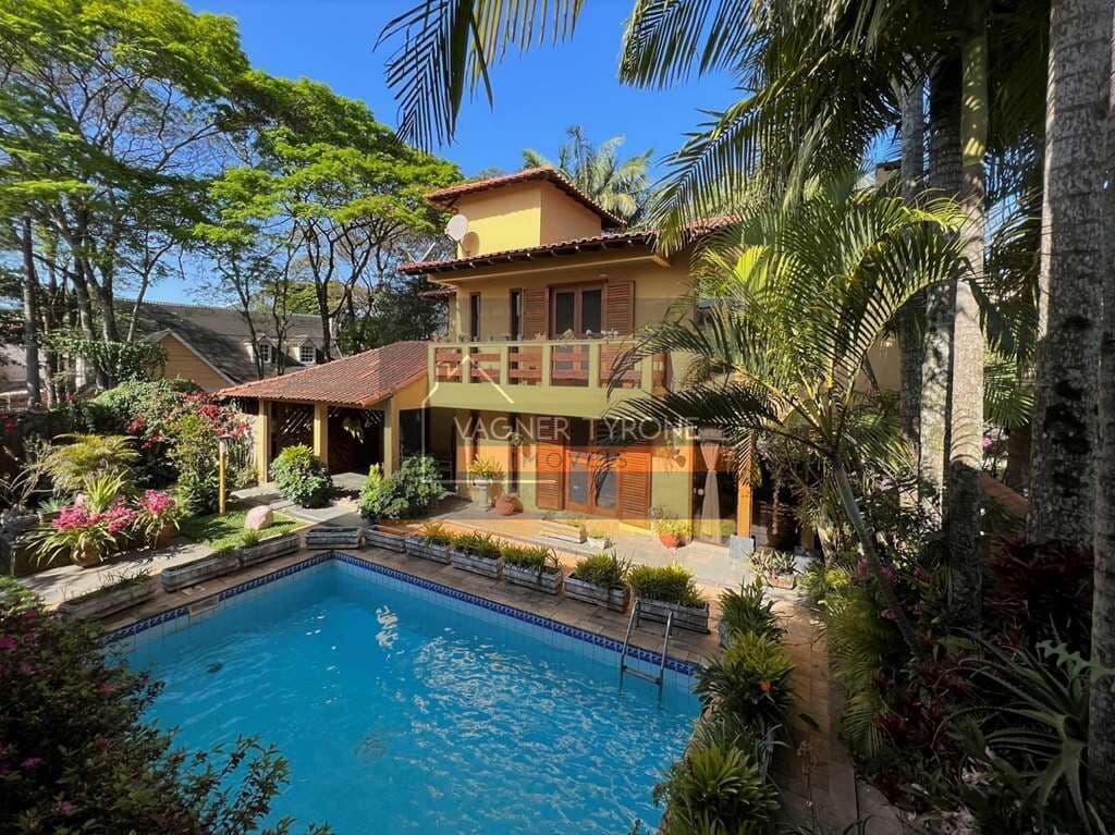 Casa à Venda no Condomínio São Paulo II – Granja Viana
