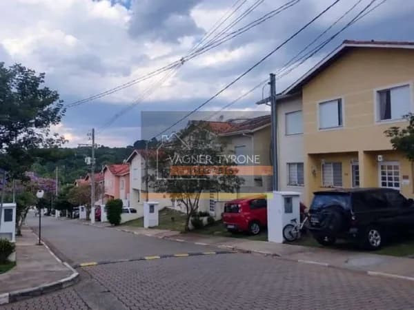 Casa à Venda no Condomínio Porto Seguro – Conforto, Estilo e Praticidade