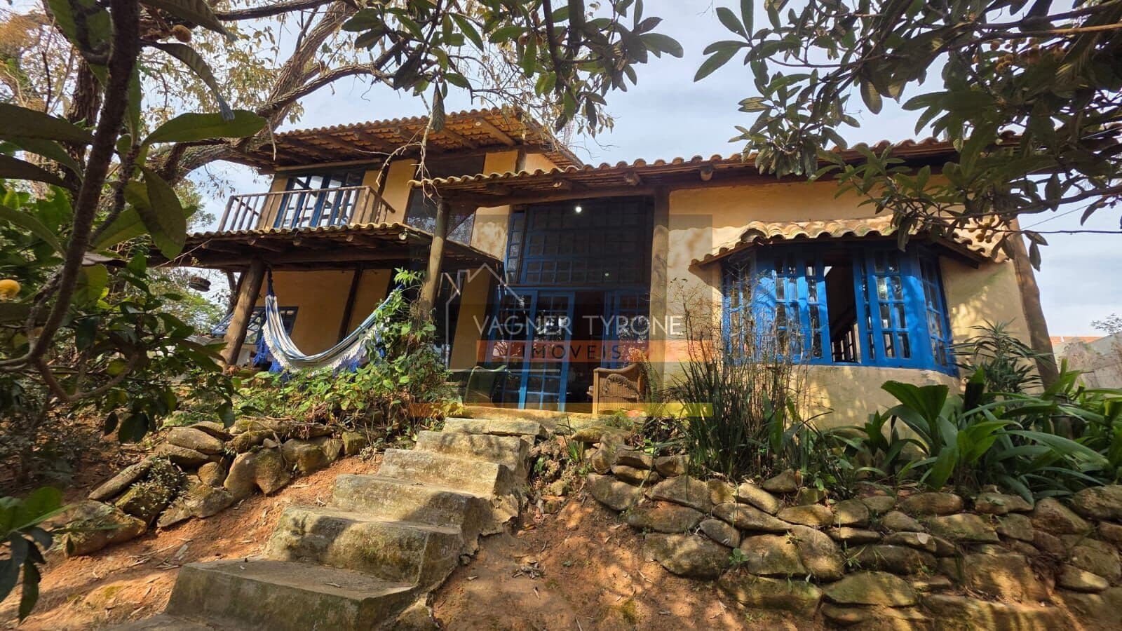 🌳 Casa Rústica Encantadora – Charme, Natureza e Personalidade Única
