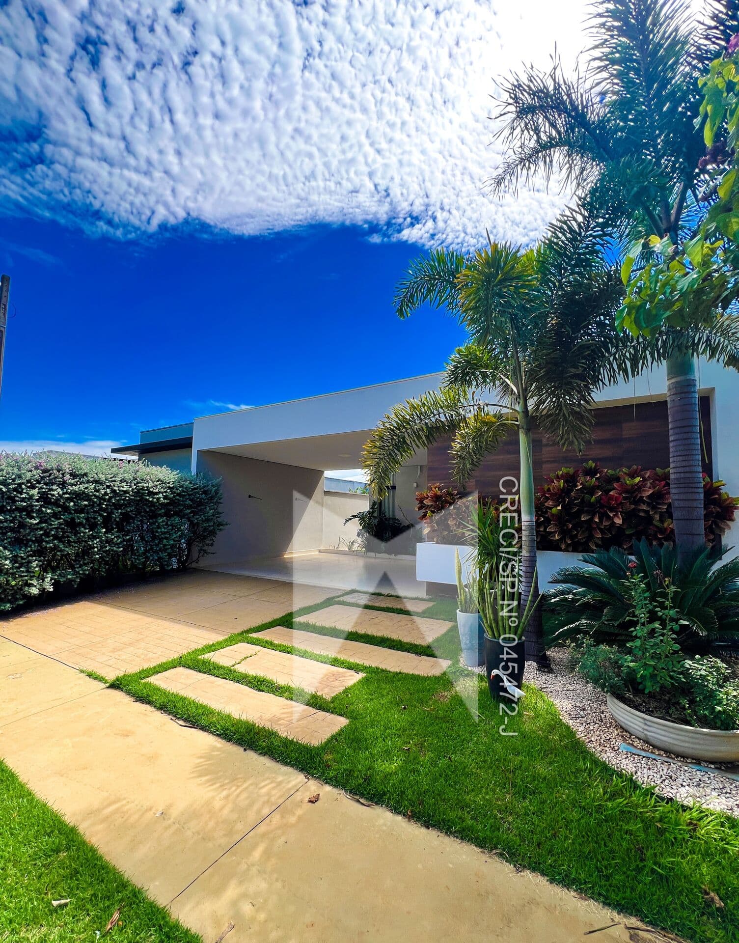 🏡 Exclusiva Residência de Alto Padrão com 3 Suítes no Condomínio Quinta do Salto