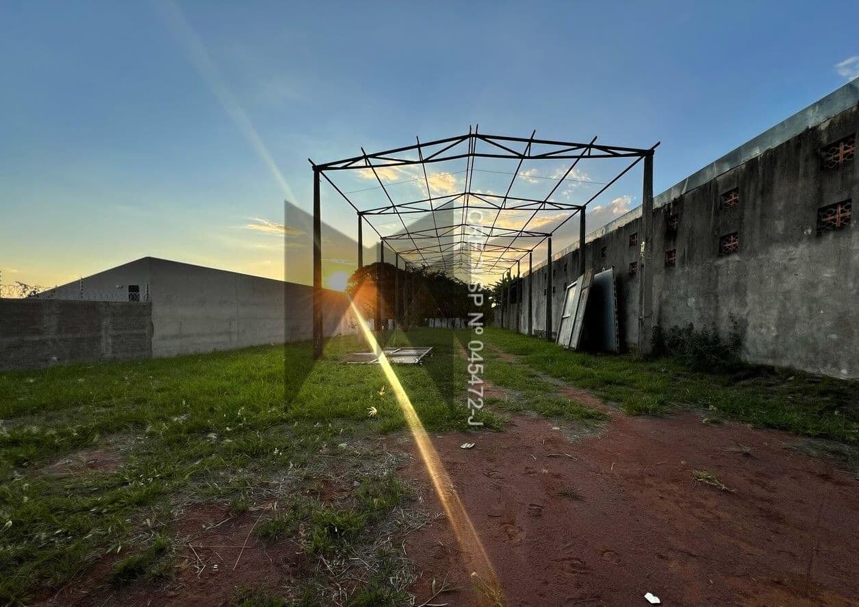 Terreno com Estrutura para Galpão próximo ao Palhoça - Jardim Zavanella.