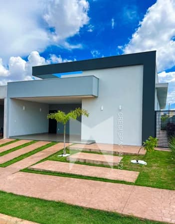 Residência de Alto Padrão com 3 Suítes (1 Master), Pé-Direito Duplo, Piscina e Automação no Condomínio Damha IV