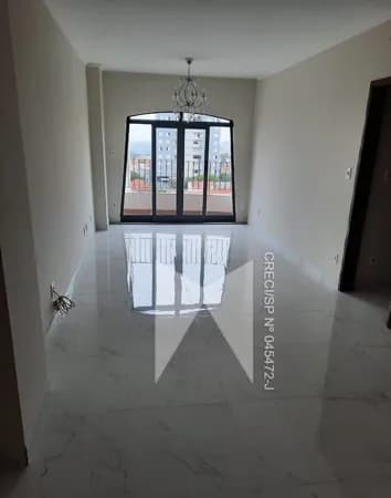 Apartamento no 4º andar, reformado recentemente à venda no Edifício Mediterrâneo