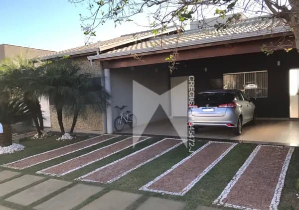 Residência de Alto Padrão com 3 Suítes, 300m² de área Construída e Piscina no Condomínio Jardim Residencial Maggiore, Araraquara - SP