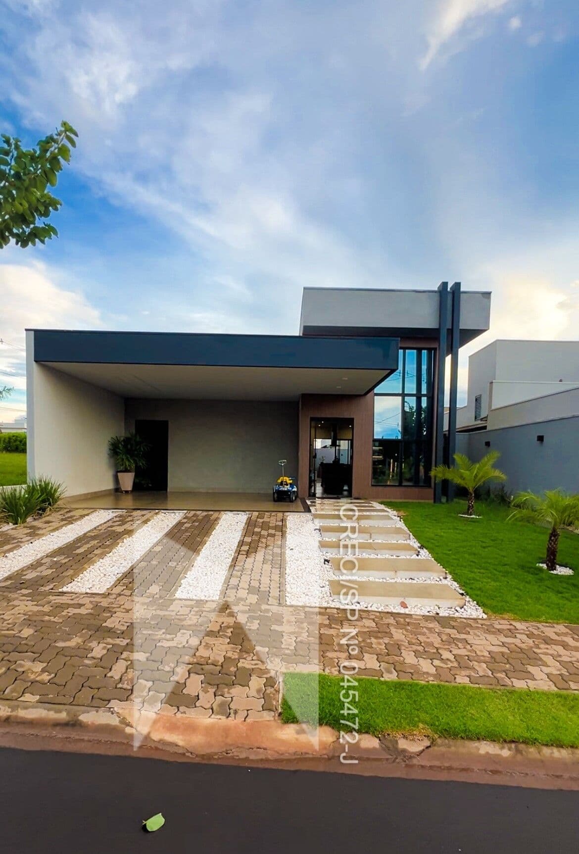 Residência com SPA e 3 Dormitórios no Cond. Volpi