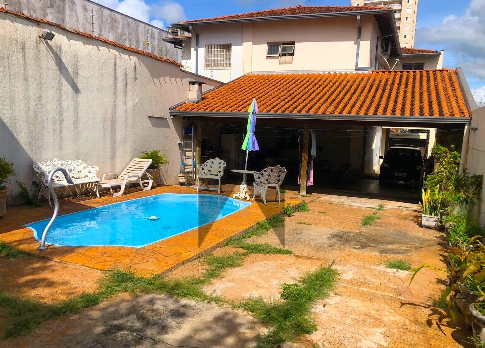 Sobrado Espaçoso no Coração de Araraquara!