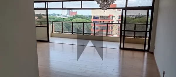 Apartamento Espaçoso no Edifício Samambaia