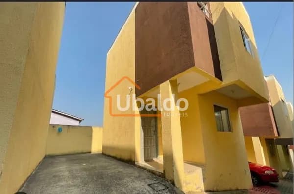 Sobrado à Venda no Centro de Contenda
