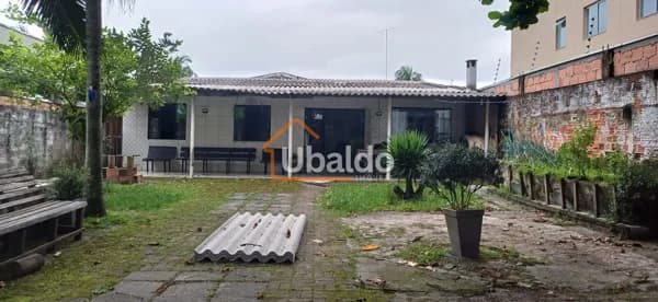 Casa na praia de Paranaguá