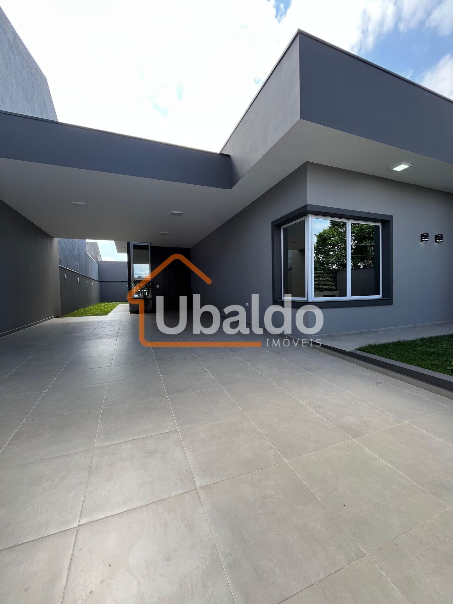 CASA ALTO PADRÃO À VENDA EM ARAUCÁRIA