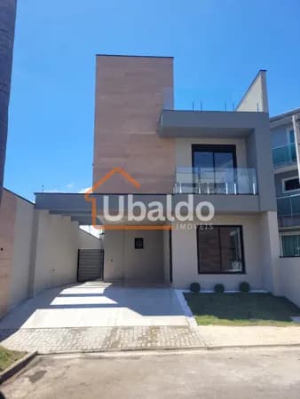 🏡 Sobrado Alto Padrão no Pinheirinho | Condomínio Fechado | Próximo ao Parque da África