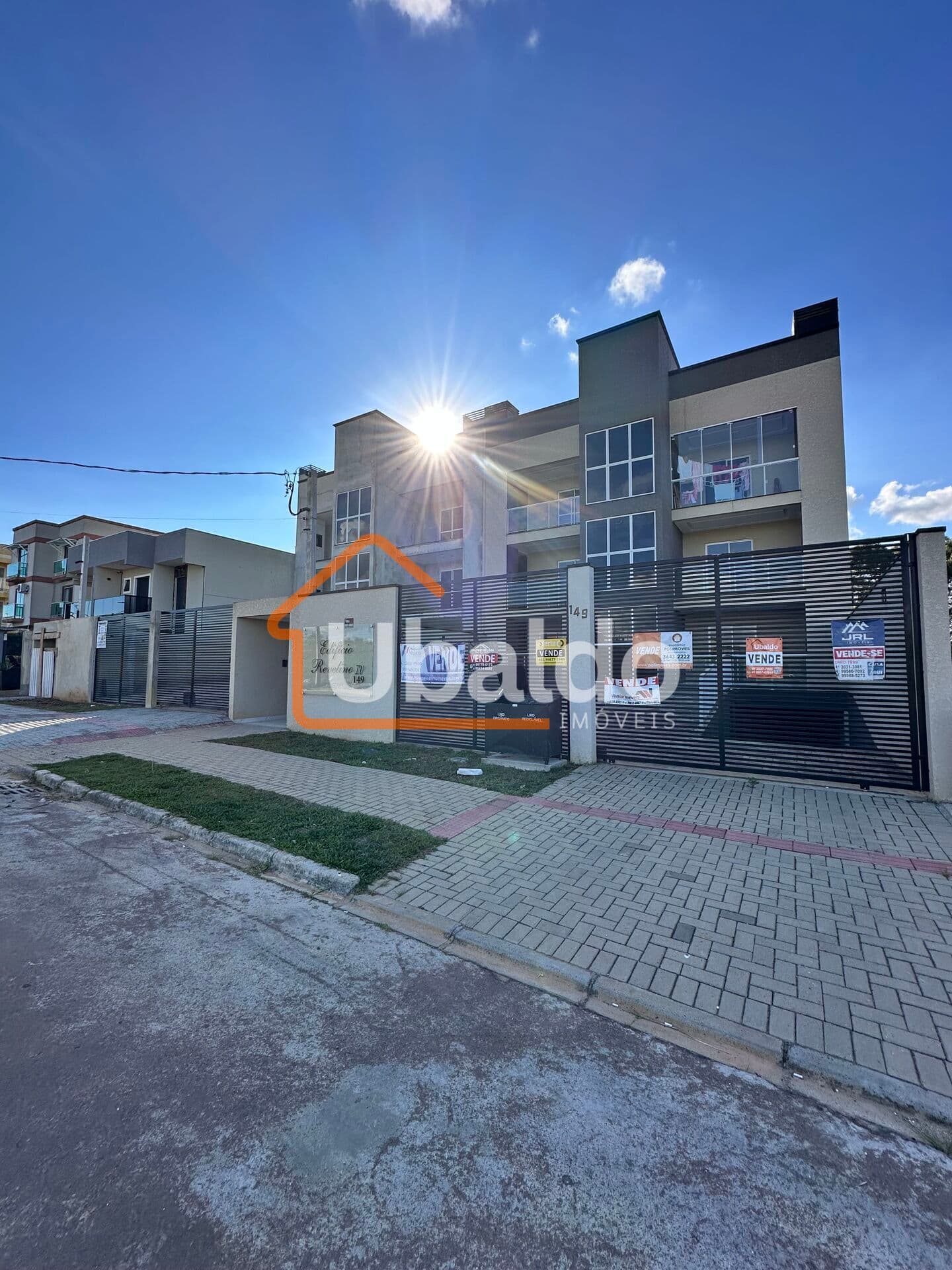 Apartamento alto padrão à venda em Araucária, próximo ao Condor da Archelau