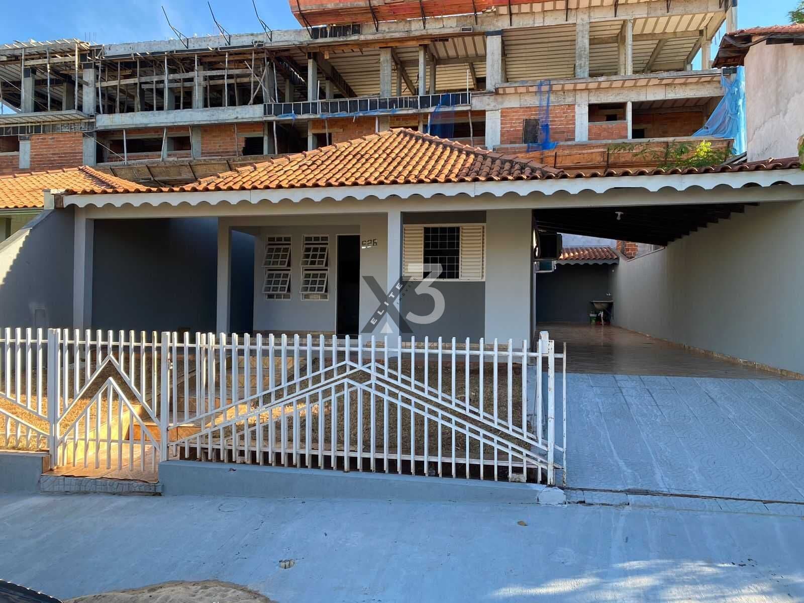 Casa em Av Comercial no Centro de Porto Rico