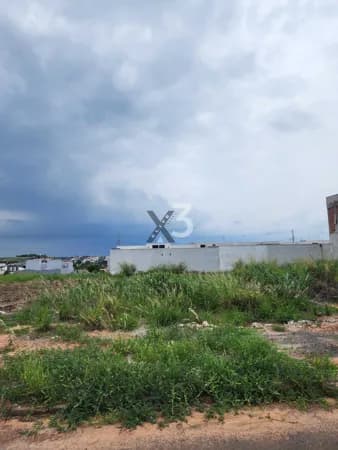 Terreno no Riviera na divisa do bairro Grecia
