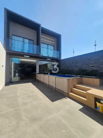 Casa Sobrado no bairro Riviera em Porto Rico PR