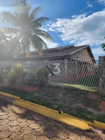 🏡 Casa Ampla em Condomínio feita em 2 Terrenos, Piscina e Garagem para Barcos! 🏡