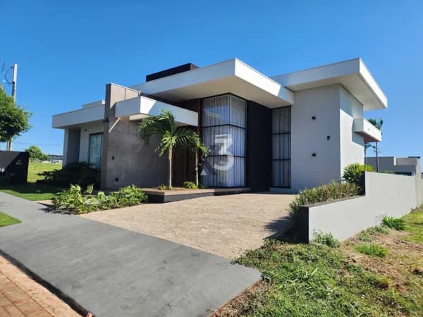 Casa no Cond Oasis do rio Parana