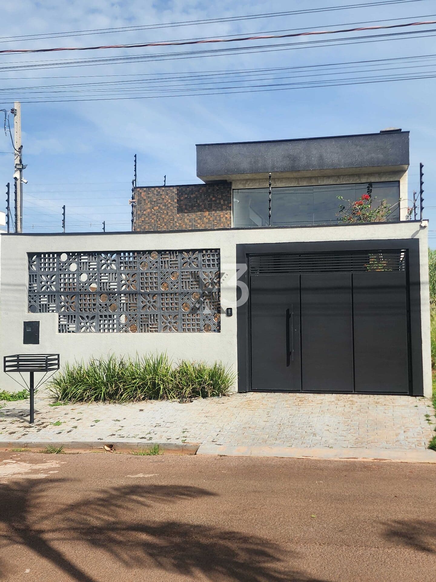Casa com Piscina, 3 Suítes e Área Gourmet Completa!