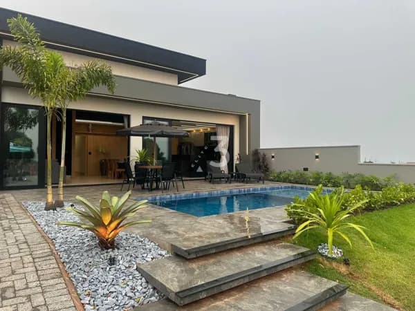 Casa Alto Padrão no Cond. Oasis do Rio Parana