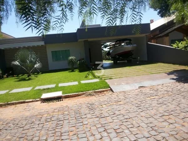 Casa no cond. Eldorado