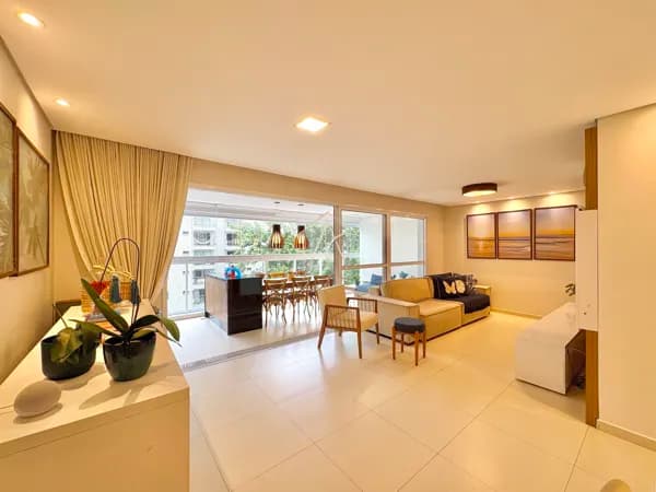 Apartamento à Venda na Praia das Pitangueiras, Guarujá - SP