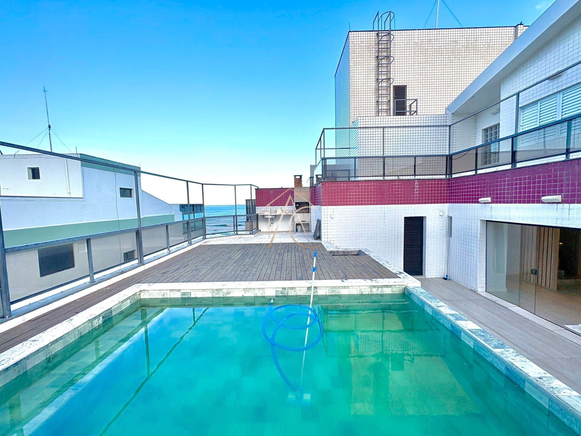 Cobertura Duplex à Venda na Praia do Tombo - Guarujá
