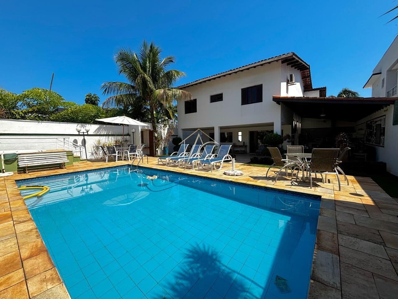 Casa à venda no Condomínio Jardim Acapulco - Guarujá, SP