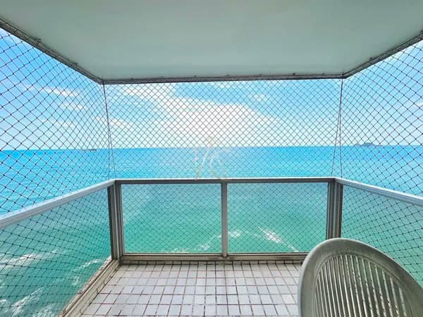 Apartamento à Venda na Praia das Pitangueiras, Guarujá - SP