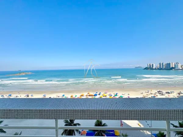 Apartamento à Venda na Praia das Pitangueiras, Guarujá - SP