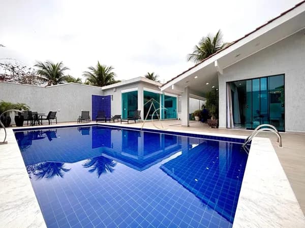Casa à venda no Condomínio Jardim Acapulco - Guarujá, SP