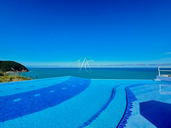 Apartamento à Venda na Praia da Enseada, Guarujá - SP