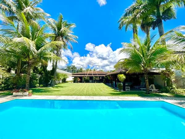 Casa à venda no Condomínio Jardim Acapulco - Guarujá, SP