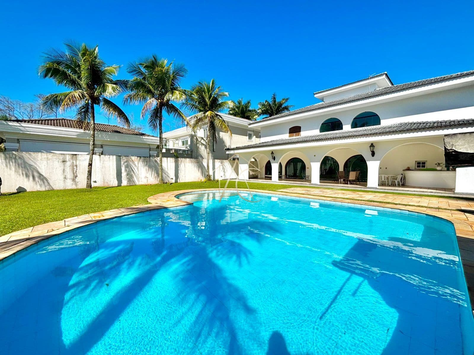 Casa à venda no Condomínio Jardim Acapulco - Guarujá, SP
