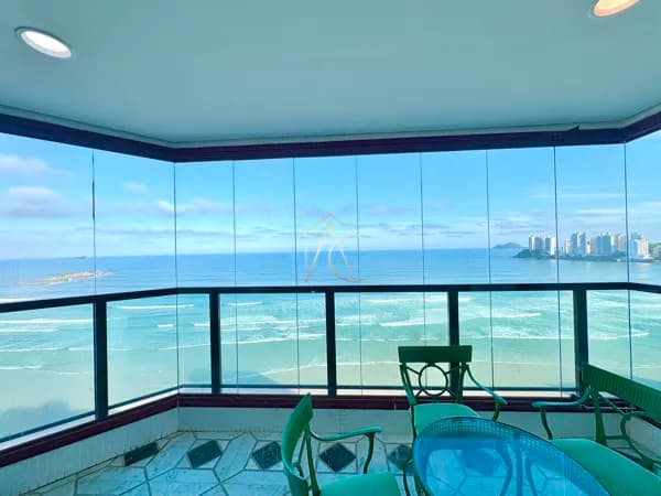 Apartamento à Venda Frente Mar na Praia das Pitangueiras, Guarujá - SP