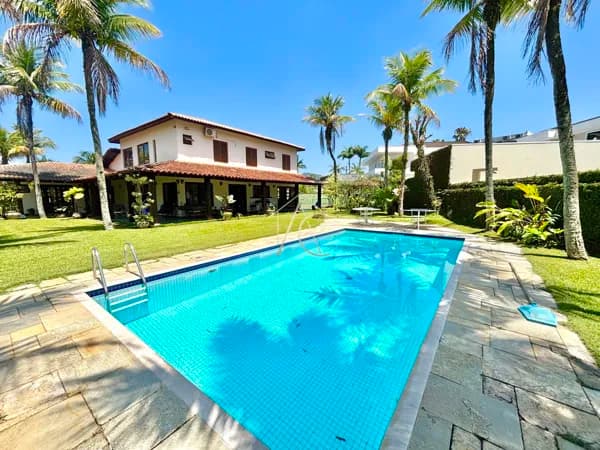 Casa à venda no Condomínio Jardim Acapulco - Guarujá, SP
