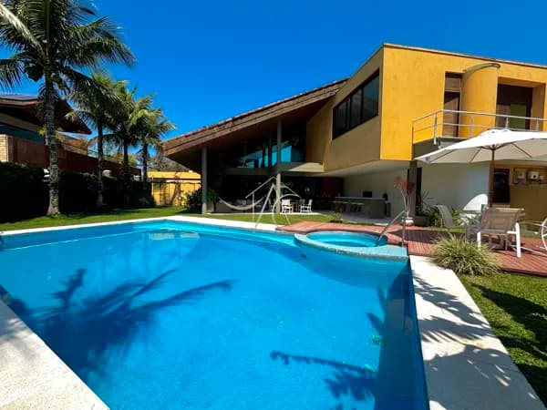 Casa à venda no Condomínio Jardim Acapulco - Guarujá, SP