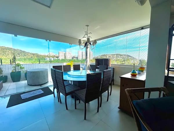 Cobertura Duplex à Venda na Praia da Enseada, Guarujá - SP