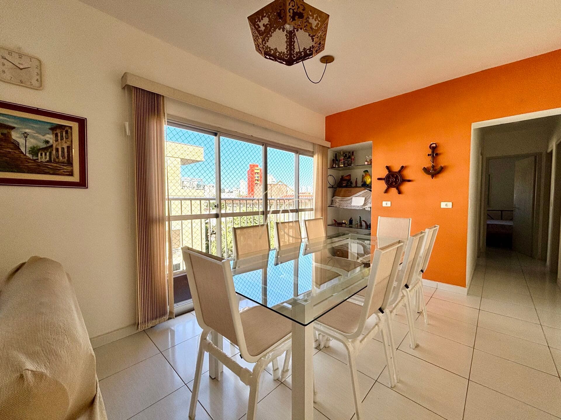 Apartamento à Venda na Praia da Enseada, Guarujá - SP