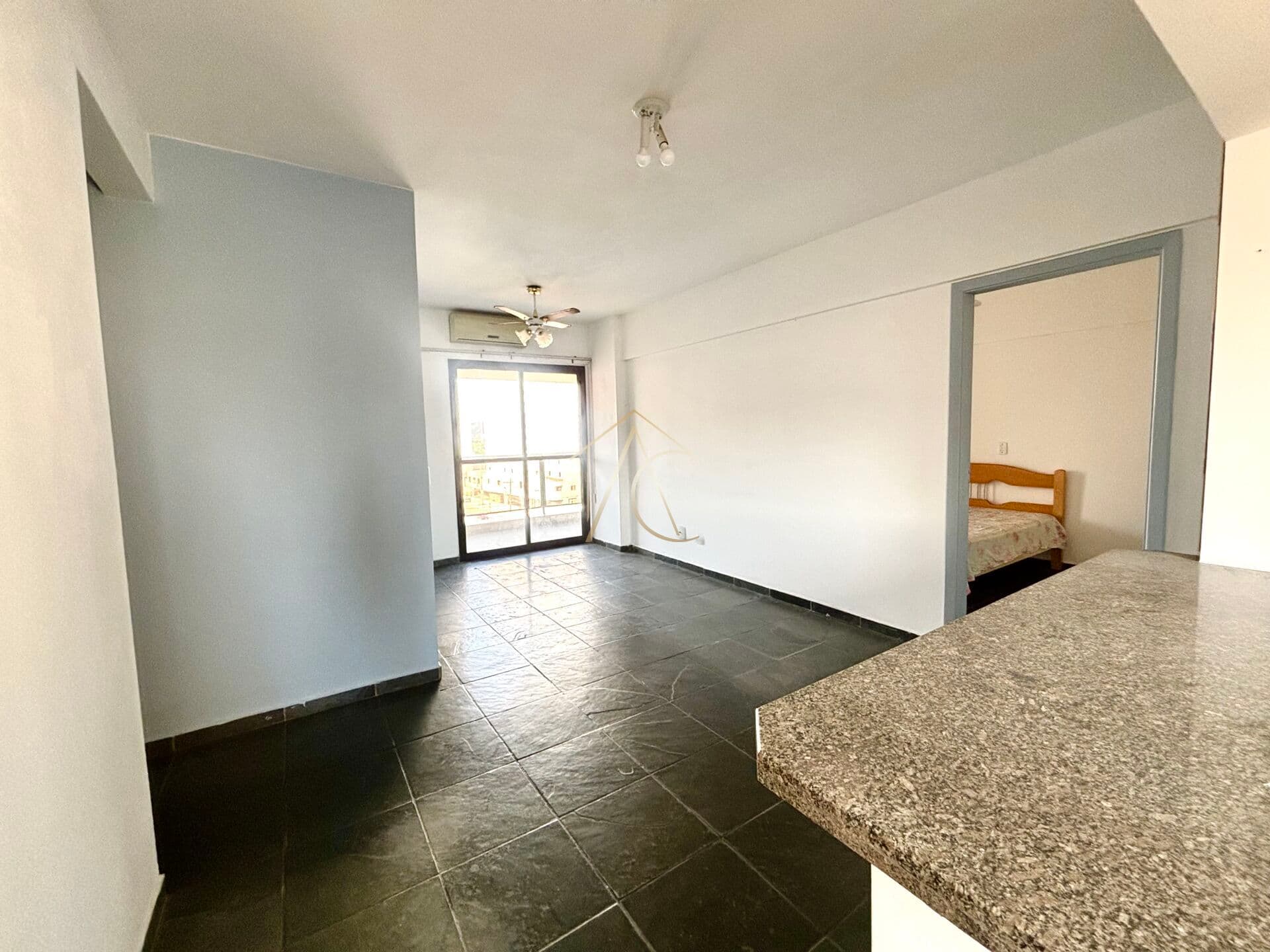 Apartamento à Venda na Praia da Enseada, Guarujá - SP
