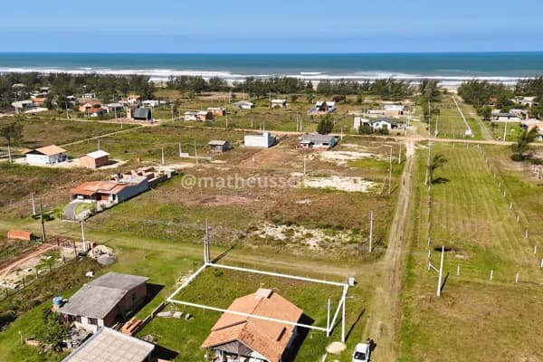 Terreno de Esquina a 350 mt do mar Cercado e Demarcado, Lagoinhas Norte - Arroio do Silva