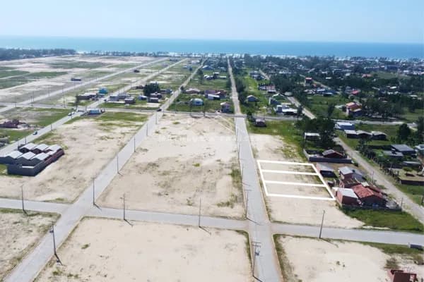Terrenos com toda Infraestrutura e com Parcelamento direto, Village Dunas Norte - Baln. Gaivota SC