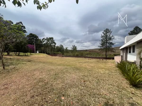 Lote de 830m² no Residencial das Flores!!