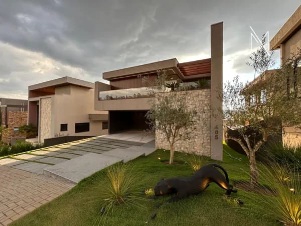 Casa em Alphaville com vista!